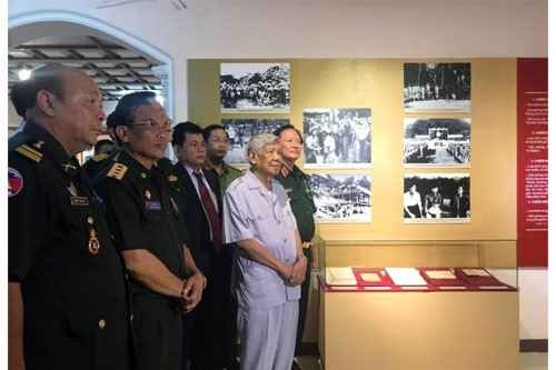 Exhibition features Vietnam-Laos-Cambodia solidarity