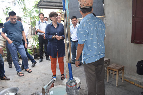 Ambassador of Belgium appraised the effectiveness of Belgium-funded projects in Tuy Phong district