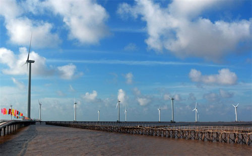 Wind energy could grow 7% a year: expertsExperts at a wind energy workshop on Tuesday recommended sustainable solutions for development of the wind power sector in Viet Nam.