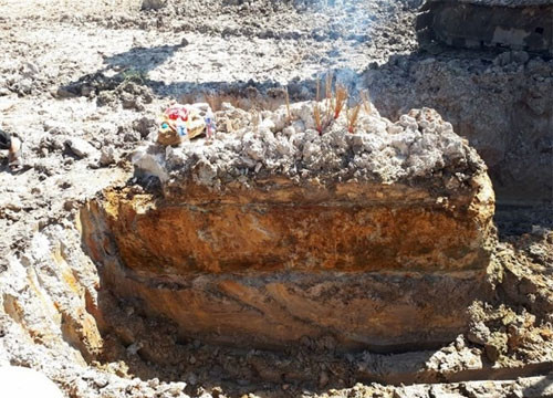 Quang Binh farmers unearth ancient grave