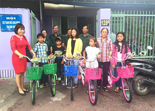 Hội Cựu TNXP Bình Thuận: Tặng xe đạp cho học sinh nghèo