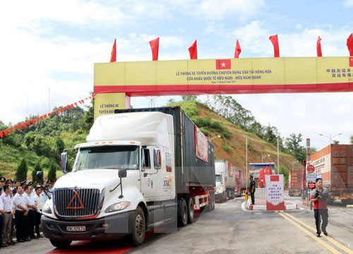 Vietnam-China freight route opens to traffic