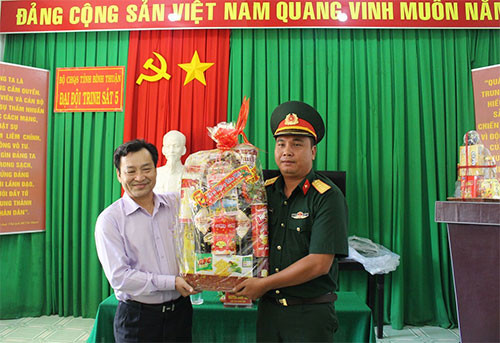 Party Leader visits Phan Lam to greet Tet Dau Lua