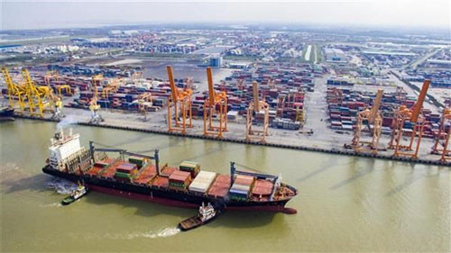 Vietnam posts record trade surplus in first half