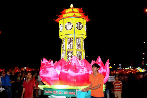 Vietnam’s largest mid-autumn lantern parade slated for September 21