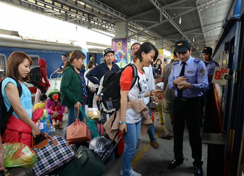 Phan Thiet – Saigon train services reinforced during April 30 & May 1st