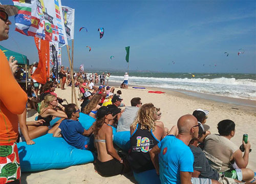 Kitesurfing competition at Mui Ne beach