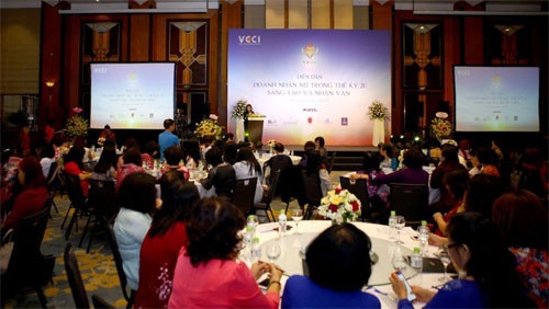 Forum on Women Entrepreneurs in the 21st Century held in Hanoi