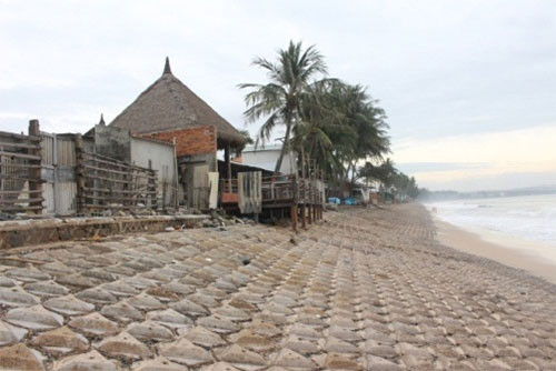 Measures to tackle with beach erosion along Ham Tien’s resort center