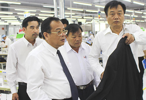 Local leader toured Nha Be – Duc Linh Garment JSC