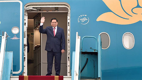 PM leaves Hanoi for ASEAN Leaders’ Meeting