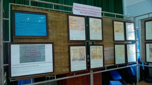 Exhibition on historical evidences of Hoang Sa, Truong Sa archipelagosheld in Ham Tan district