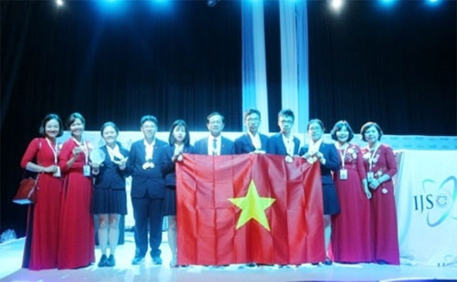 Vietnamese students win high prizes at Int’l Junior Science Olympiad