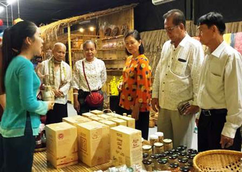 Cambodian tourism Administration made survey tours in Binh Thuan