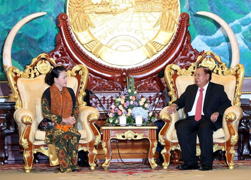 NA Chairwoman meets Lao top leader