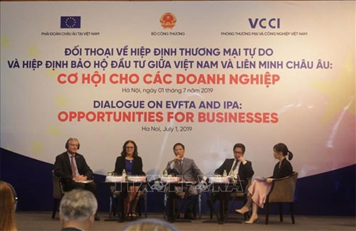 Dialogue spotlights EU-Vietnam free trade, investment protection pacts