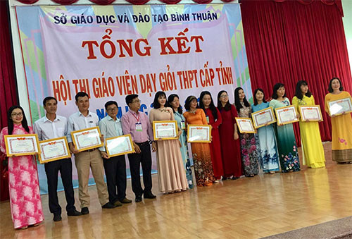 Binh Thuan: 100 teachers recognized title of provincial good teacher