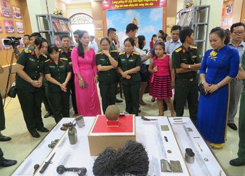 Exhibition on victory of southwest defence war opens in Can Tho