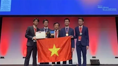 Vietnam wins two gold medals at International Chemistry Olympiad