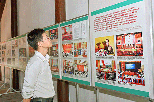 Photo exhibition to mark 130th birthday of Great President Ho Chi Minh
