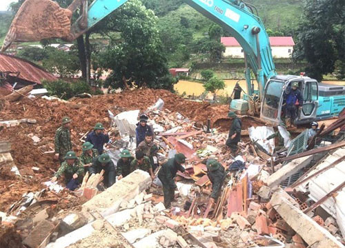 PM calls for greater efforts to overcome consequences of landslides in central region