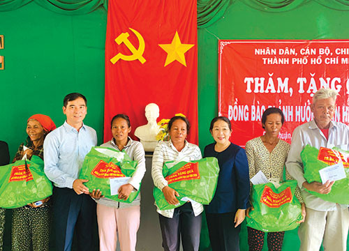 Ho Chi Minh City Party Committee offers VND 500 million to Binh Thuan in support of drought-hit people