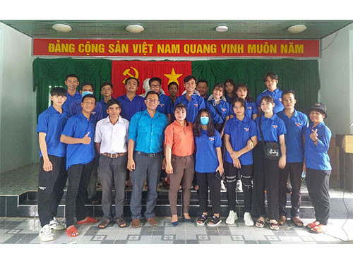 Binh Thuan Youth union launches “4 WITHs” voluntary activity in mountainous commune