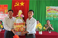Đến thăm và chúc “Tết đầu lúa” đồng bào dân tộc xã Phan Tiến và Phan Điền