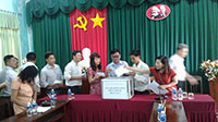 Đài PT-TH Bình Thuận quyên góp ủng hộ đồng bào miền Trung bị thiên tai
