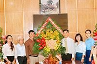 Phó Bí thư Tỉnh ủy Dương Văn An chúc mừng ngày Nhà giáo Việt Nam tại Sở GD&ĐT