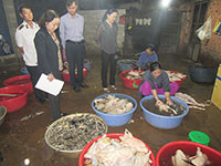 Giám sát “an toàn vệ sinh thực phẩm” trên địa bàn Hàm Thuận Bắc