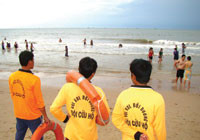 Bãi biển Đồi Dương: Cứu hộ, cứu nạn - cần sự chung tay