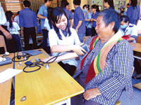 Đoàn Trường Cao đẳng Y tế Bình Thuận: Tình nguyện để rèn y đức