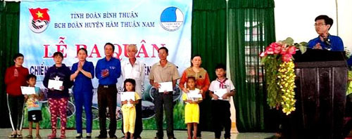 Hàm Thuận Nam: Ra quân Chiến dịch Thanh niên tình nguyện hè 2016