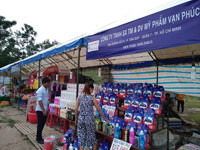 Phiên chợ hàng Việt về huyện miền núi Đức Linh 
