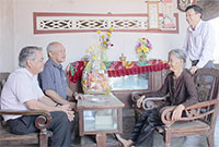 Phó Chủ tịch HĐND tỉnh chúc Tết tại huyện Hàm Tân