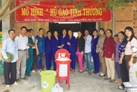 Học Bác với “Hũ gạo tình thương”