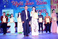 Trương Như Ý giành giải nhất cuộc thi tiếng hát Ngôi sao biển 2018