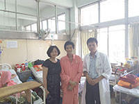 Tổ công tác xã hội (Bệnh viện Đa Khoa tỉnh):  Hỗ trợ tinh thần, vật chất cho nhiều bệnh nhân nghèo