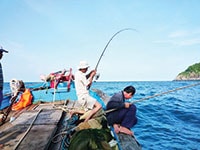 Câu cá thu trên biển La Gi