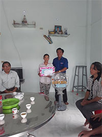 Trao nhà đại đoàn kết cho hộ nghèo xã Tân Phước