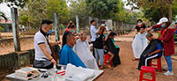 Hớt tóc từ thiện tại Trung tâm Bảo trợ xã hội Tân Hà