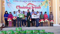 Công ty điện lực Bình Thuận tặng quà Tết cho bà con đồng bào DTTS