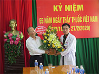 Bí thư Tỉnh ủy thăm, chúc mừng Ngày Thầy thuốc Việt Nam