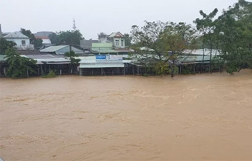 UK donates GBP500,000 to support flood victims in central region