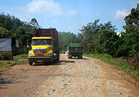 Tuyến đường đến thôn Tà Pứa cần được nâng cấp