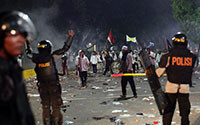 Biểu tình bùng phát thành bạo lực tại Jakarta, Indonesia