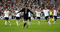 Đức lần đầu đánh bại Italy, vào bán kết Euro 2016