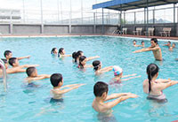 Dạy bơi trong trường học: Để không thiếu hồ bơi