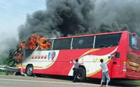 26 người Trung Quốc chết thảm do xe bus bốc cháy ở Đài Loan